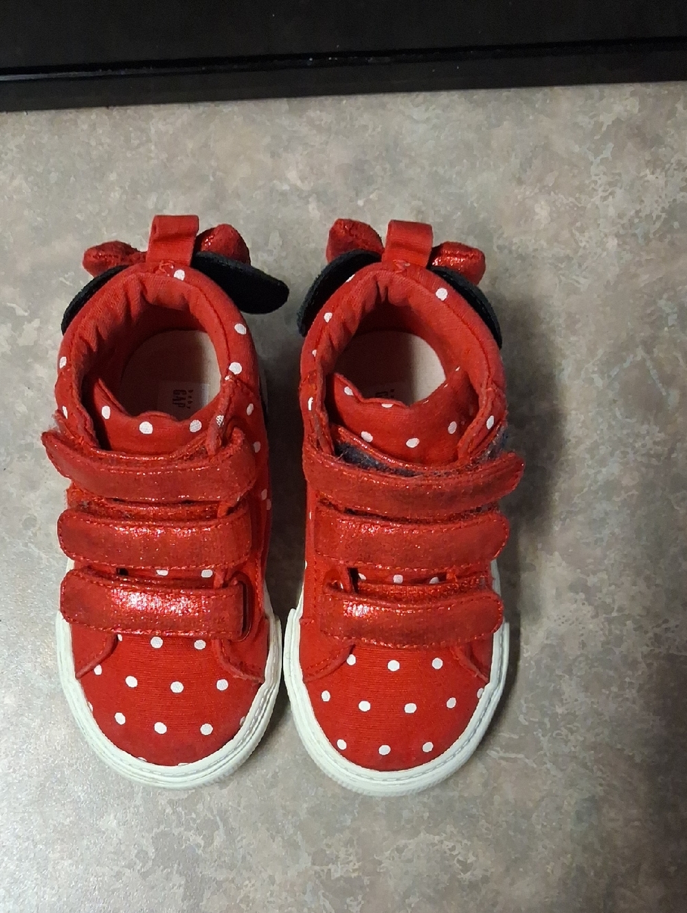 Kids Red Polka Dot Velcro Sneakers From Baby GAP DISNEY size 7 Toddler Girl